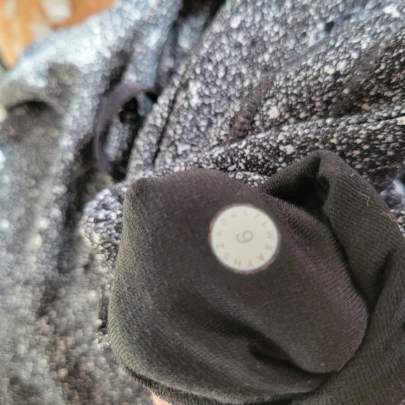 Lululemon Lead the pack tight 28 inch - Picture 4 of 4